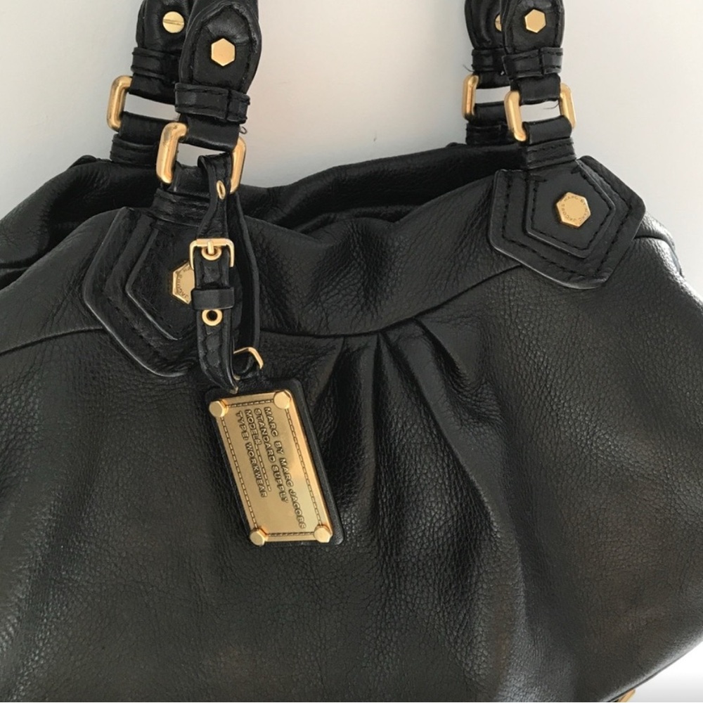 Authentic Marc by Marc Jacob's Classic q baby groove satchel